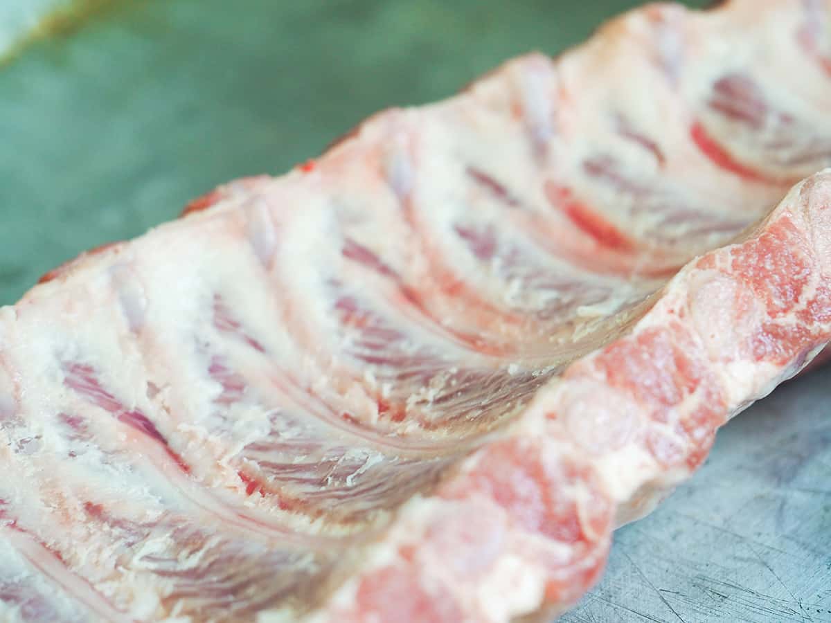 picture showing the back of a rack of ribs without the membrane